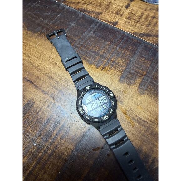 Casio WS-1100H Digital Sport Watch 100M WR Black Resin Band Module 3479